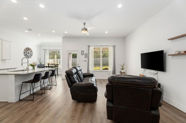 992 Youth Water Road, Montgomery, TX 77316