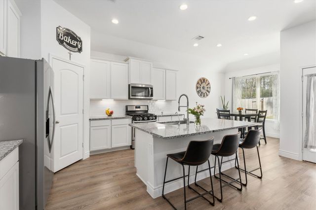 992 Youth Water Road, Montgomery, TX 77316