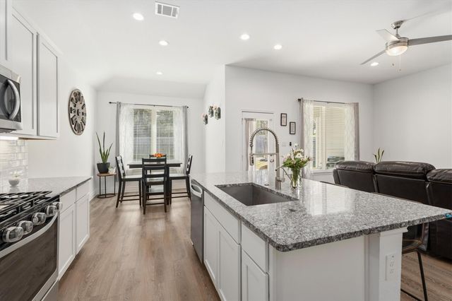 992 Youth Water Road, Montgomery, TX 77316