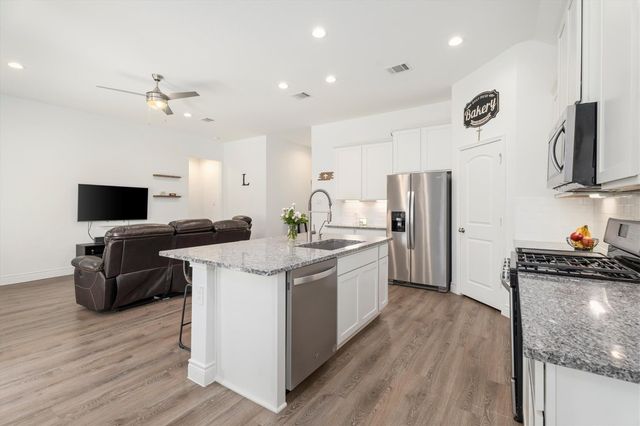 992 Youth Water Road, Montgomery, TX 77316