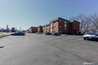 216 Quinnipiac Avenue APT 210, North Haven, CT 06473