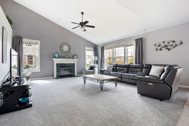 430 Clover Drive, Algonquin, IL 60102