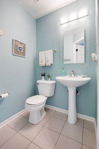 430 Clover Drive, Algonquin, IL 60102