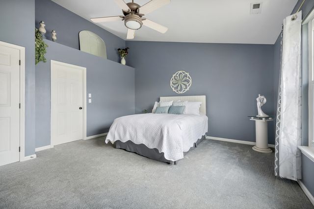 430 Clover Drive, Algonquin, IL 60102