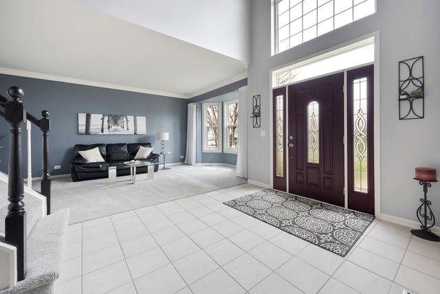 430 Clover Drive, Algonquin, IL 60102