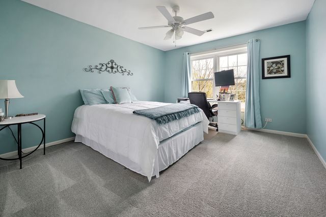 430 Clover Drive, Algonquin, IL 60102