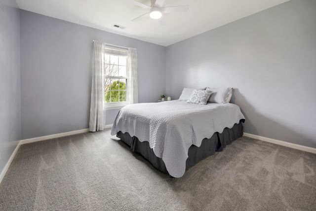 430 Clover Drive, Algonquin, IL 60102