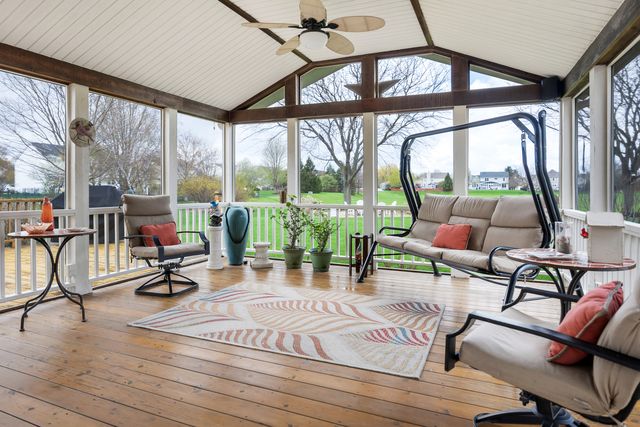 430 Clover Drive, Algonquin, IL 60102