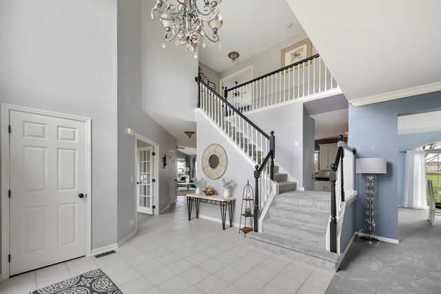 430 Clover Drive, Algonquin, IL 60102