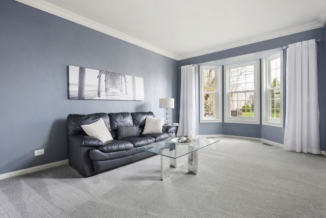 430 Clover Drive, Algonquin, IL 60102