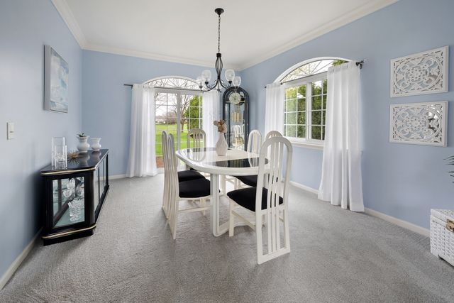 430 Clover Drive, Algonquin, IL 60102