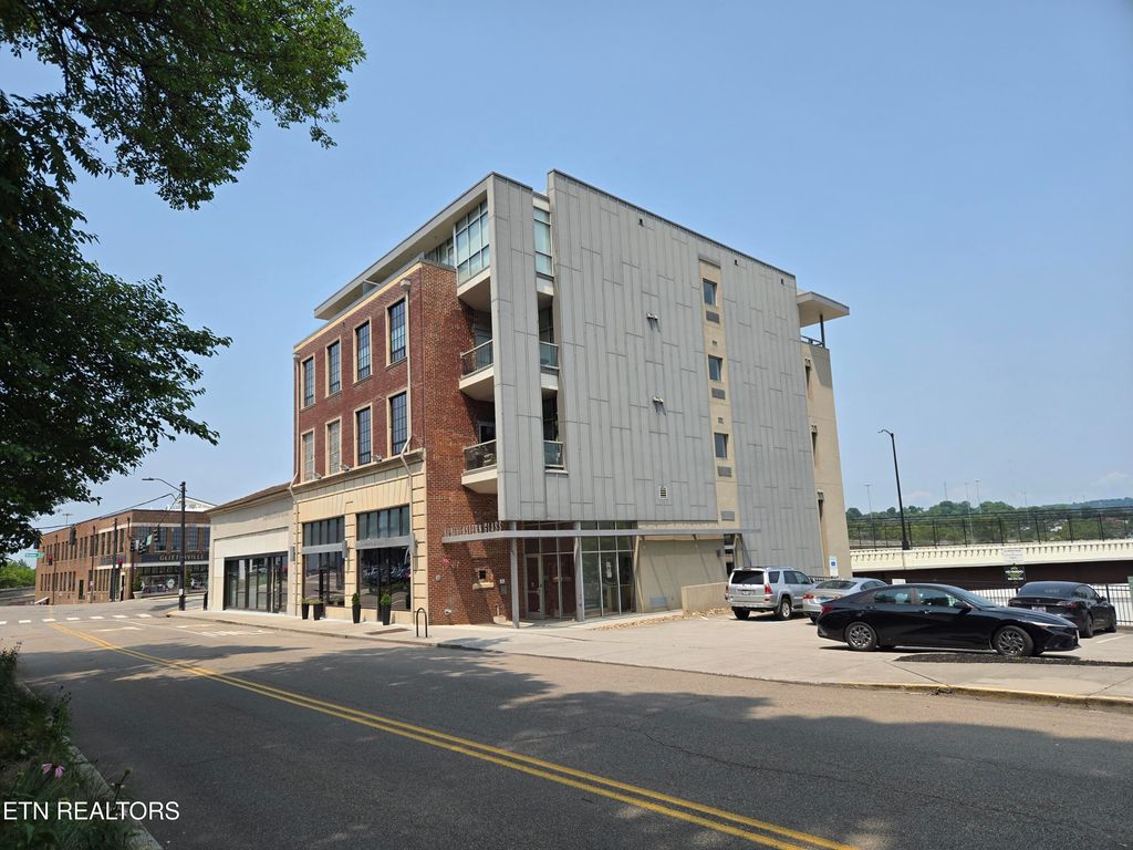 555 W Jackson Ave 201, Knoxville, TN 37902