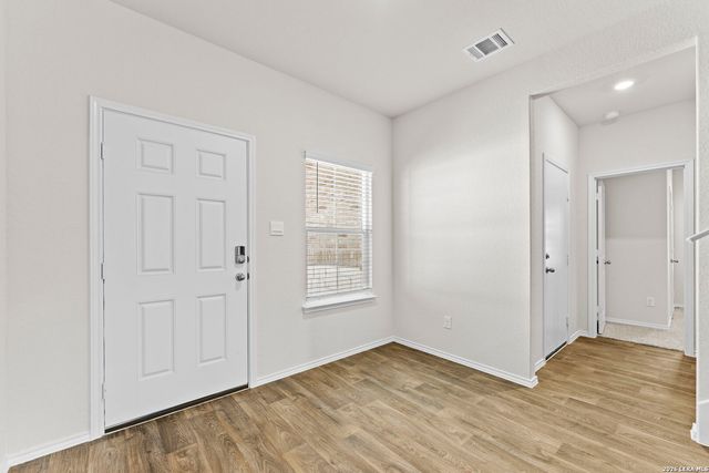 221 Scott Square, San Antonio, TX 78245