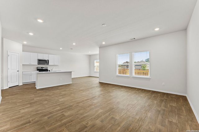 221 Scott Square, San Antonio, TX 78245