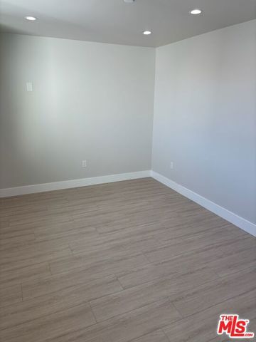 6503 Lindenhurst Avenue, Los Angeles, CA 90048