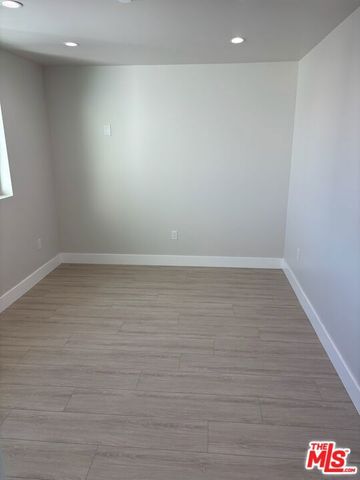 6503 Lindenhurst Avenue, Los Angeles, CA 90048