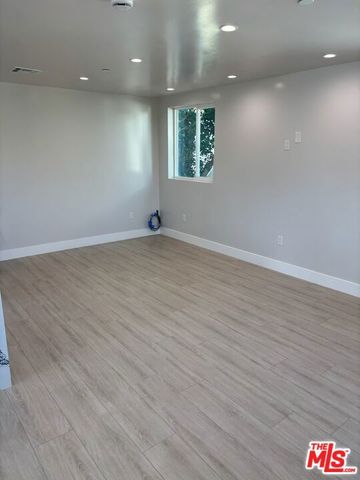 6503 Lindenhurst Avenue, Los Angeles, CA 90048