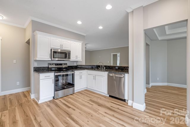 402 Sweetbriar Road N, Lake Lure, NC 28746