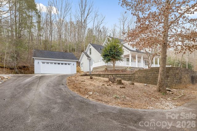 402 Sweetbriar Road N, Lake Lure, NC 28746