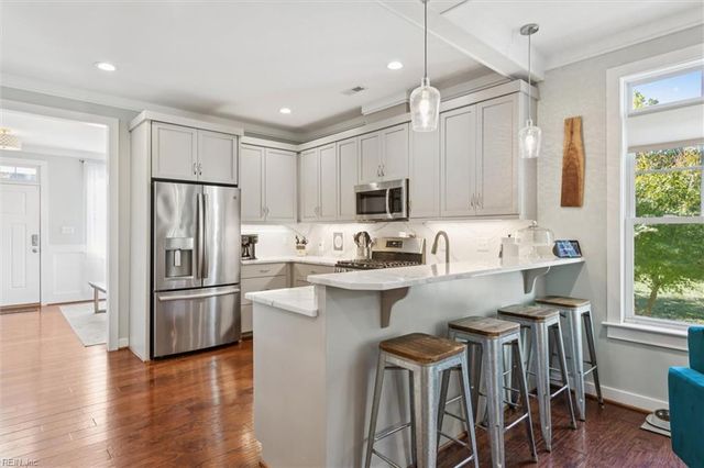 32 Village Park LN, Poquoson, VA 23662