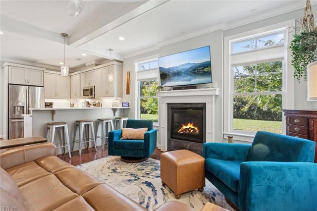 32 Village Park LN, Poquoson, VA 23662