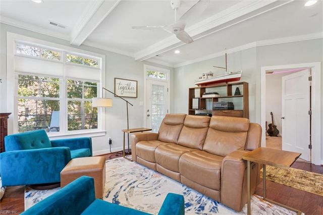 32 Village Park LN, Poquoson, VA 23662