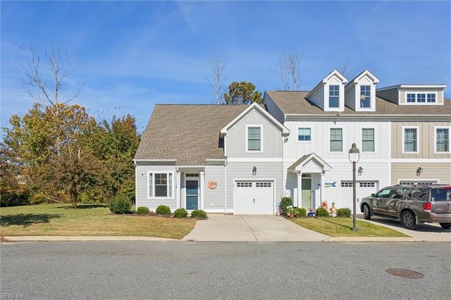 32 Village Park LN, Poquoson, VA 23662
