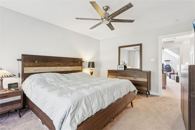 32 Village Park LN, Poquoson, VA 23662