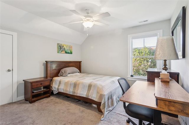 32 Village Park LN, Poquoson, VA 23662