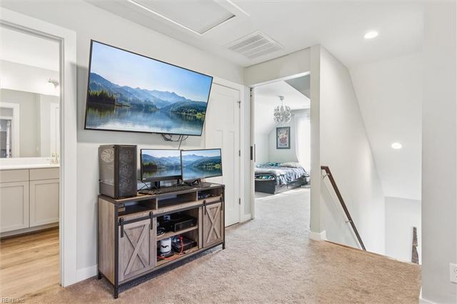 32 Village Park LN, Poquoson, VA 23662