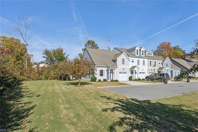 32 Village Park LN, Poquoson, VA 23662