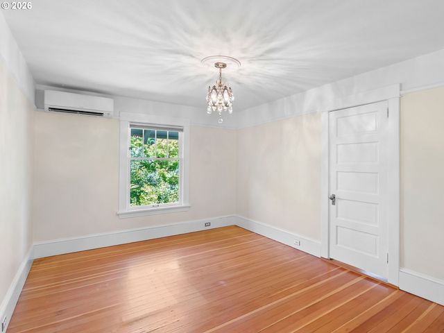 2414 Ne 19TH Ave, Portland, OR 97212