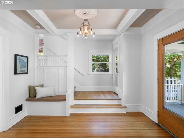 2414 Ne 19TH Ave, Portland, OR 97212