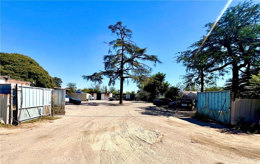 11253 Roswell, Pomona, CA 91766 — photo 2