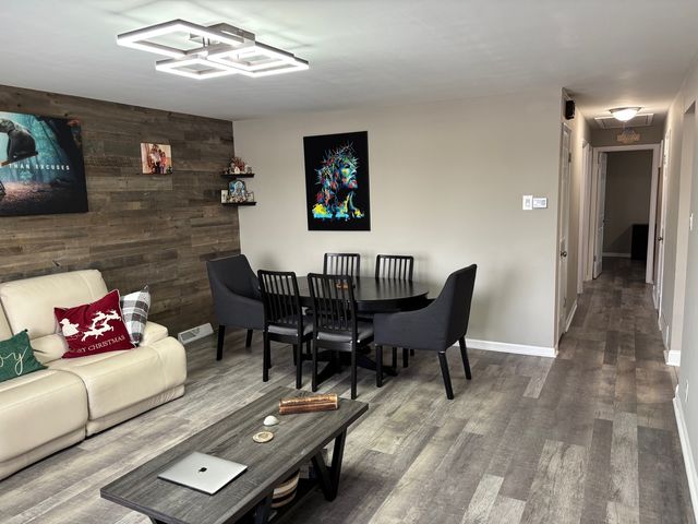 4501 W 123rd Place, Alsip, IL 60803