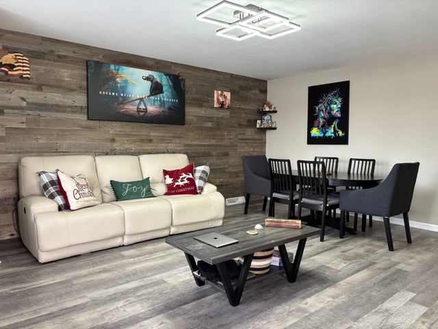 4501 W 123rd Place, Alsip, IL 60803