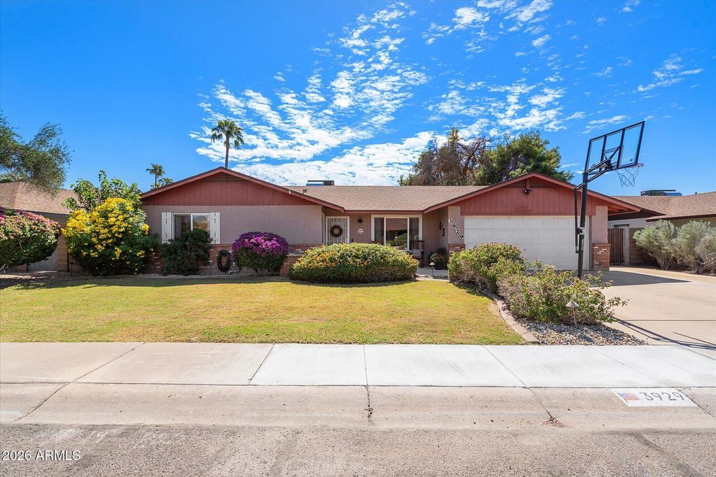 3929 W CAMPO BELLO Drive, Glendale, AZ 85308 — exterior