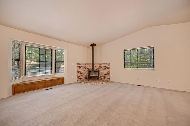 6374 Green Leaf Ln, Foresthill, CA 95631