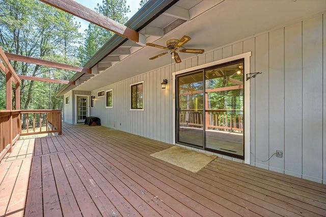 6374 Green Leaf Ln, Foresthill, CA 95631
