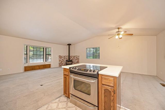 6374 Green Leaf Ln, Foresthill, CA 95631