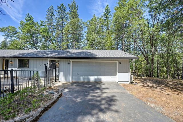 6374 Green Leaf Ln, Foresthill, CA 95631