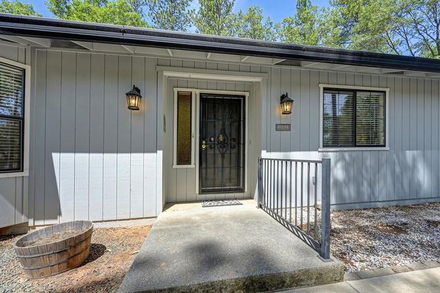 6374 Green Leaf Ln, Foresthill, CA 95631