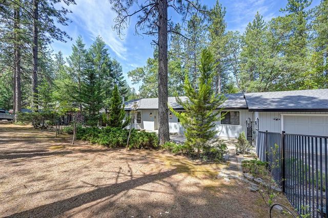 6374 Green Leaf Ln, Foresthill, CA 95631