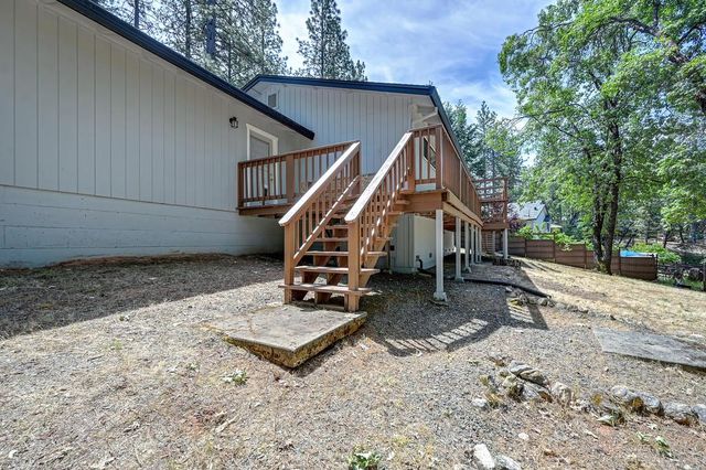 6374 Green Leaf Ln, Foresthill, CA 95631