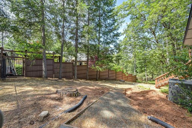 6374 Green Leaf Ln, Foresthill, CA 95631