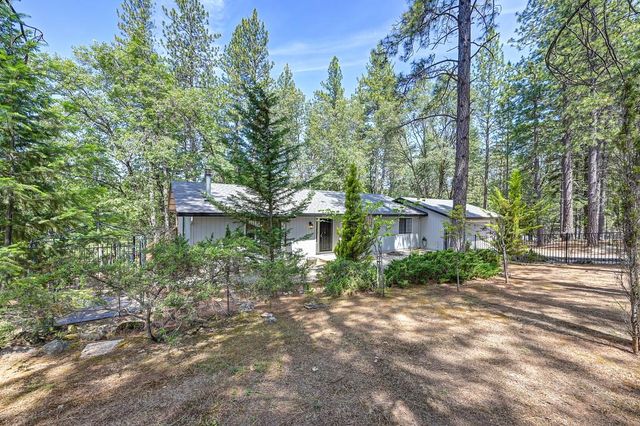 6374 Green Leaf Ln, Foresthill, CA 95631