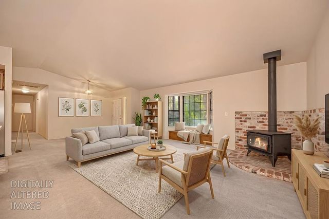 6374 Green Leaf Ln, Foresthill, CA 95631
