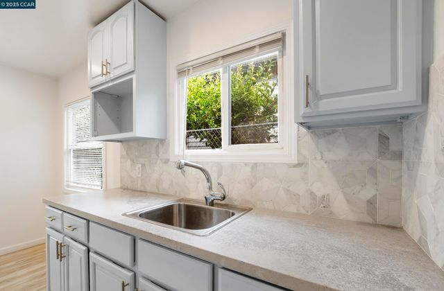 9028 A St, Oakland, CA 94603