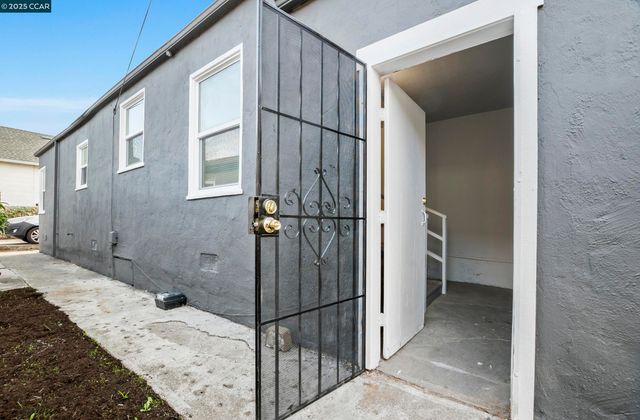 9028 A St, Oakland, CA 94603