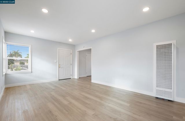 9028 A St, Oakland, CA 94603